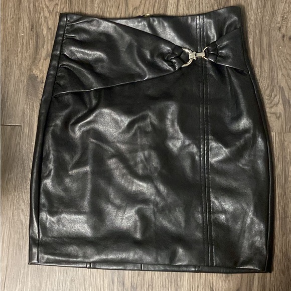 High waisted leather skirt - size 2 GUESS BY MARCIANO - Picture 7 of 8